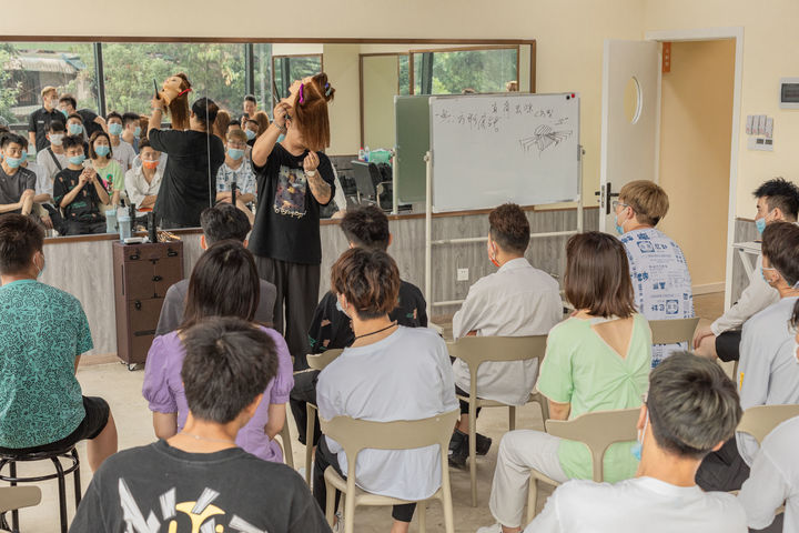 重庆美发培训机构学费多少,美发培训学校学费要多少