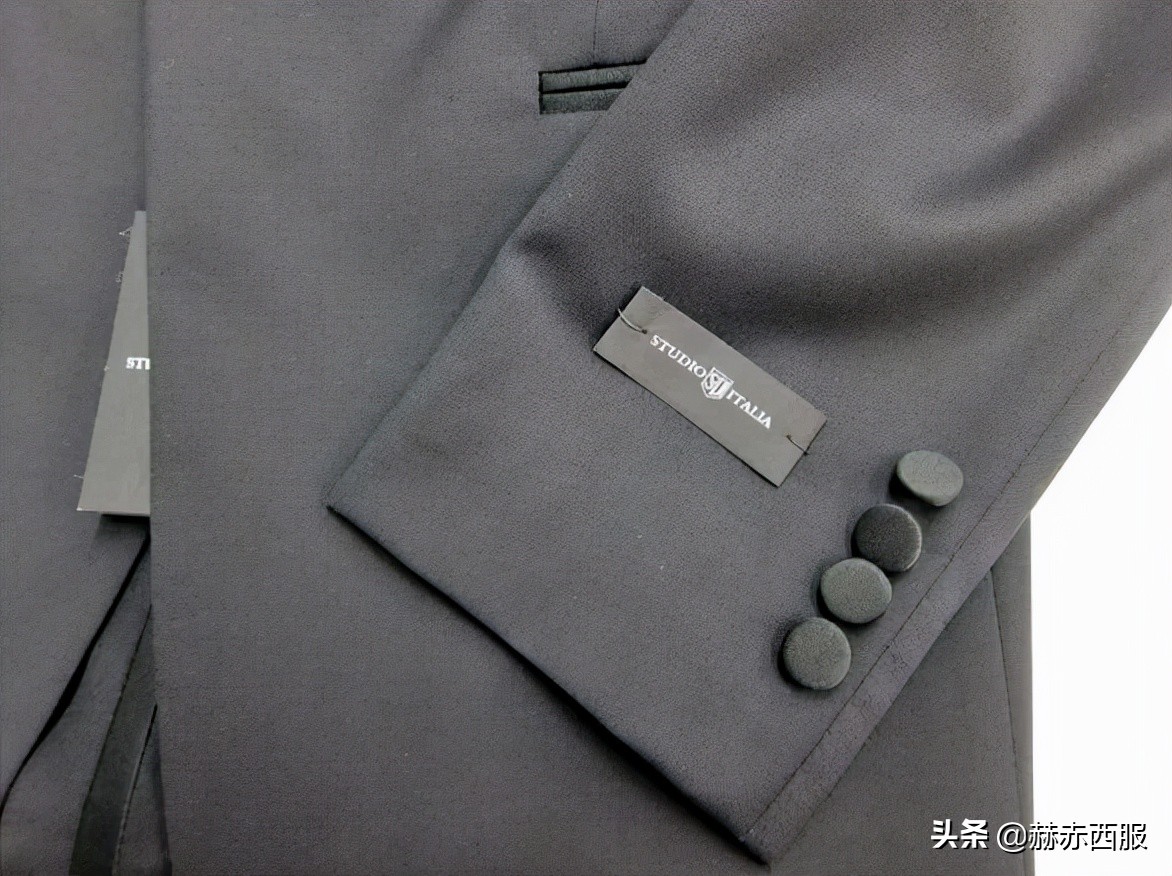 成熟稳重高级感型男春季穿搭推荐,迷倒男神的4种魅力穿搭必学