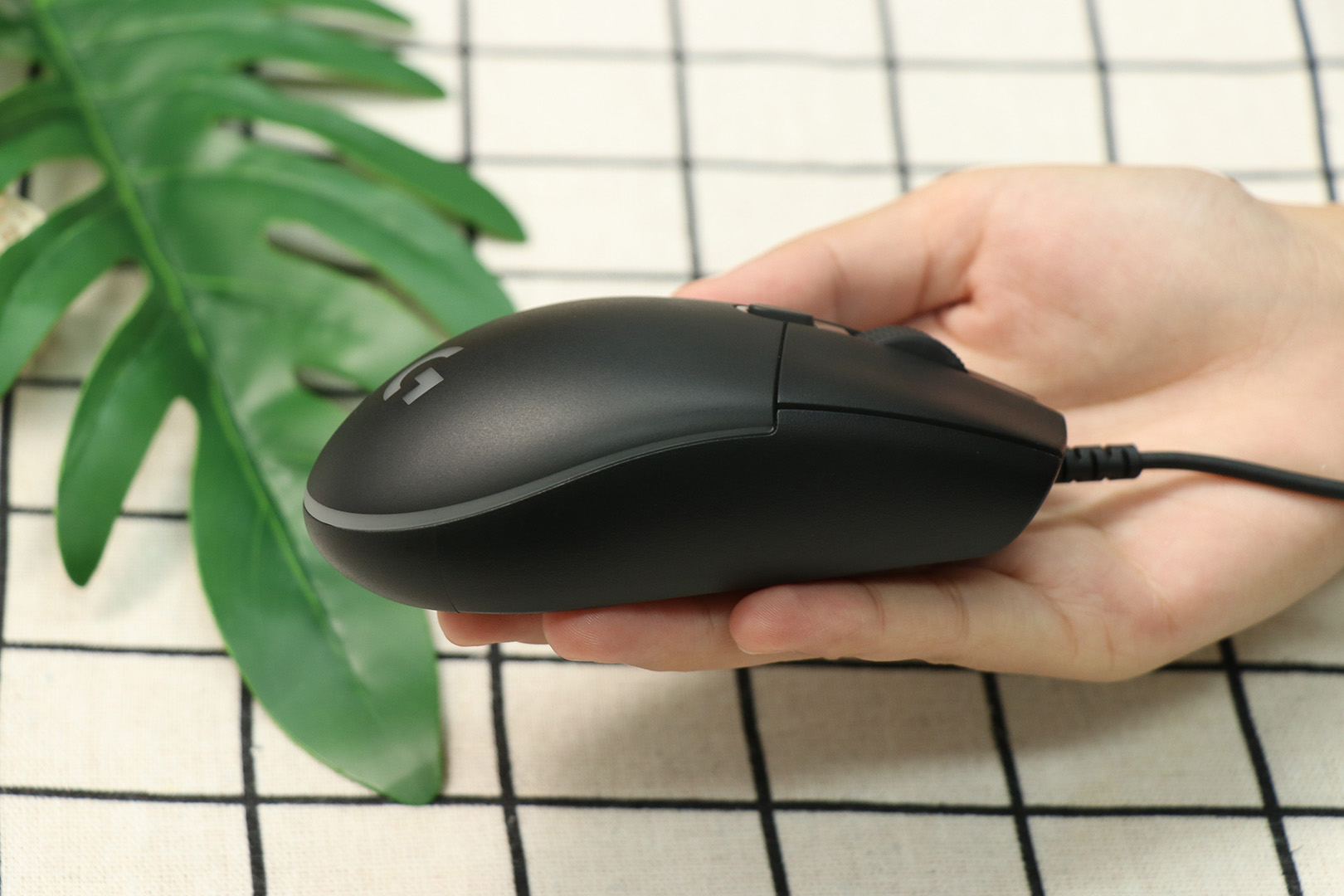 罗技g102二代跟小米游戏鼠标对比,罗技g102prodigy游戏鼠标