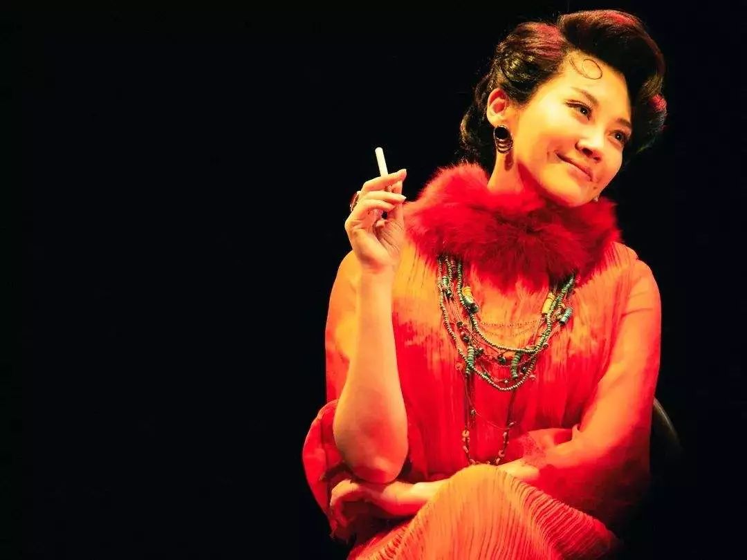 50岁的许晴有人爱吗,51岁许晴单身活得自信通透