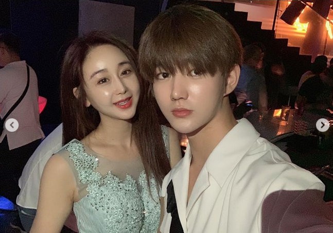 陈华回应与大18岁老婆咸素媛分手：这场戏也应该结束了