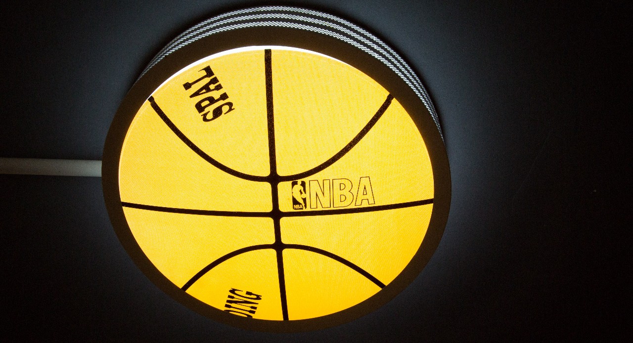 这家球迷必打卡胜地赢了！用牛蝎子锅+撸串，解锁夏日夜晚方式