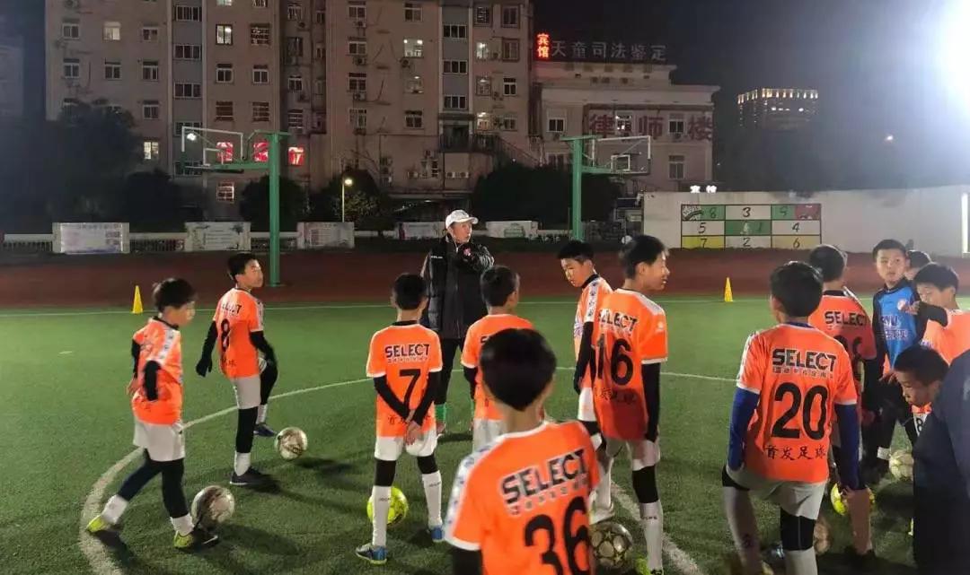 中国足球运动员的初心与使命,足球界元老