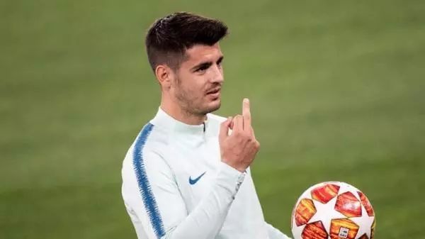 西班牙连续两次点球被淘汰,西班牙队险些进球