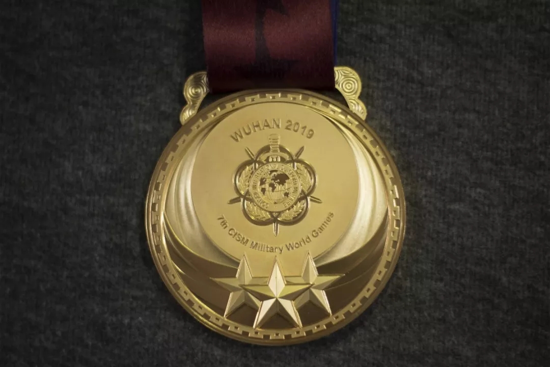 军运会部队获奖归来欢迎仪式,军体运动会奖杯