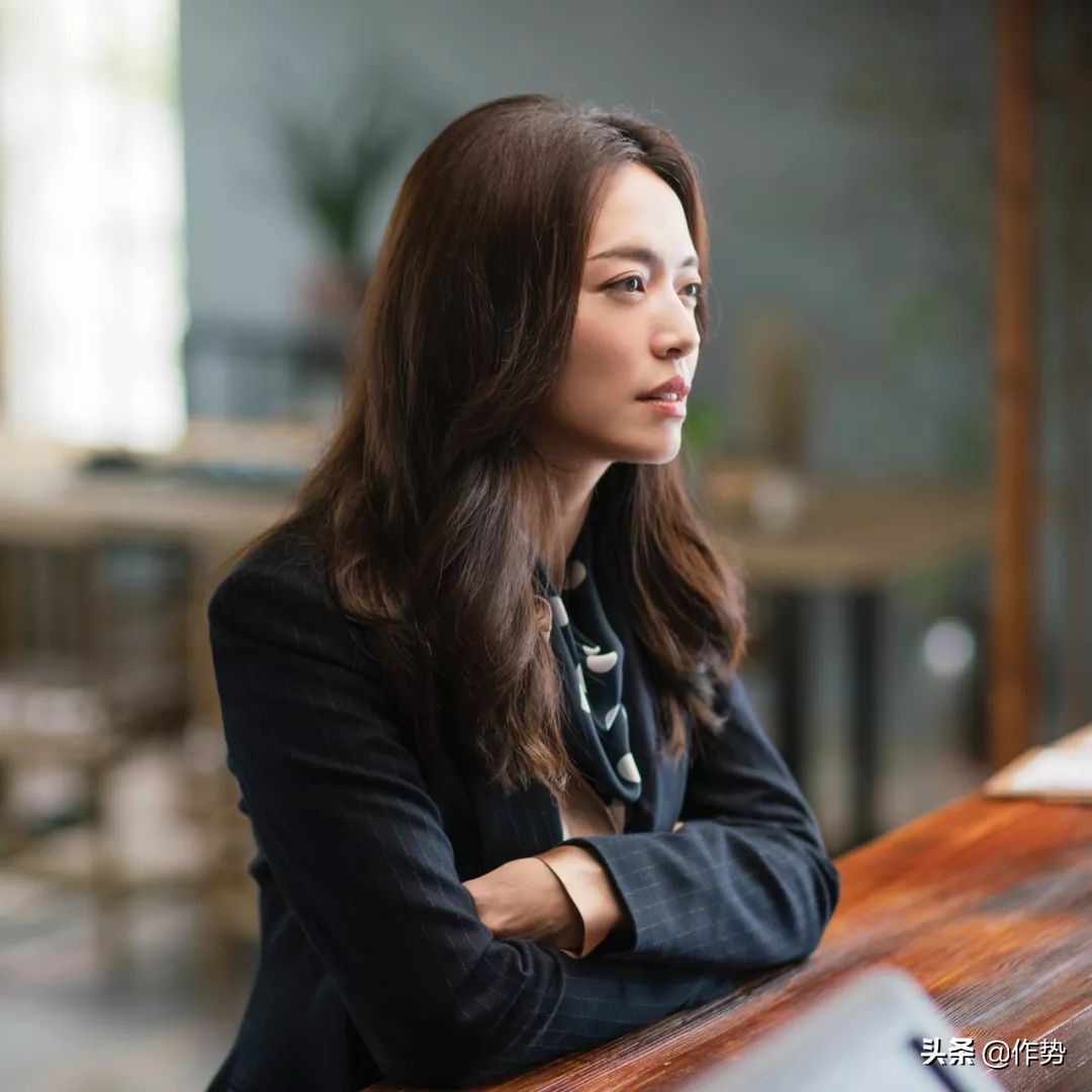 《都挺好》里，苏明玉至少穿得“都挺好”！