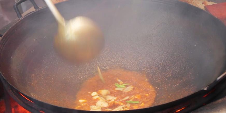 猪头肉这样做才好吃,农村大锅一炖,香辣入味,越吃越想吃