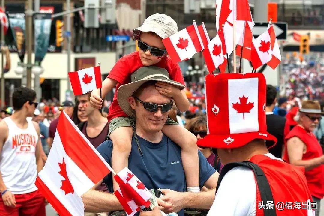 加拿大难民绿卡多久能入籍,拿到加拿大绿卡后多久可以入籍