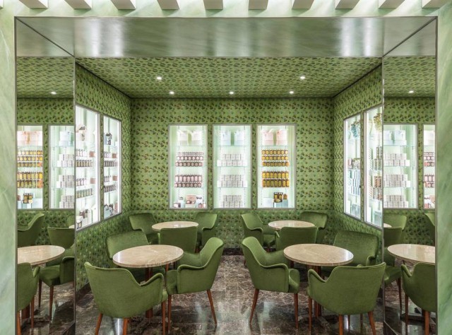 开咖啡馆的小确幸，奢侈品牌也要有