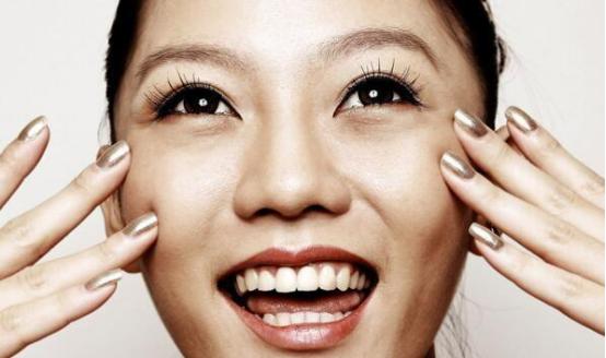 为什么我20岁眼角就有细纹了,为什么我才17岁就有眼袋