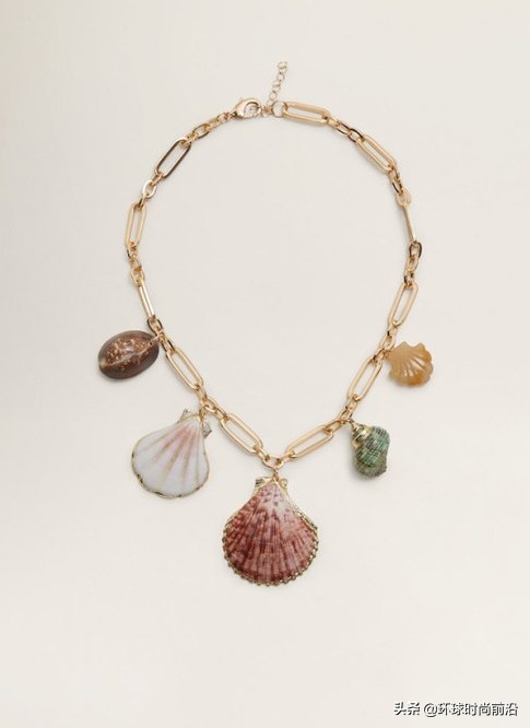 annawintour收入,annawintour很火吗