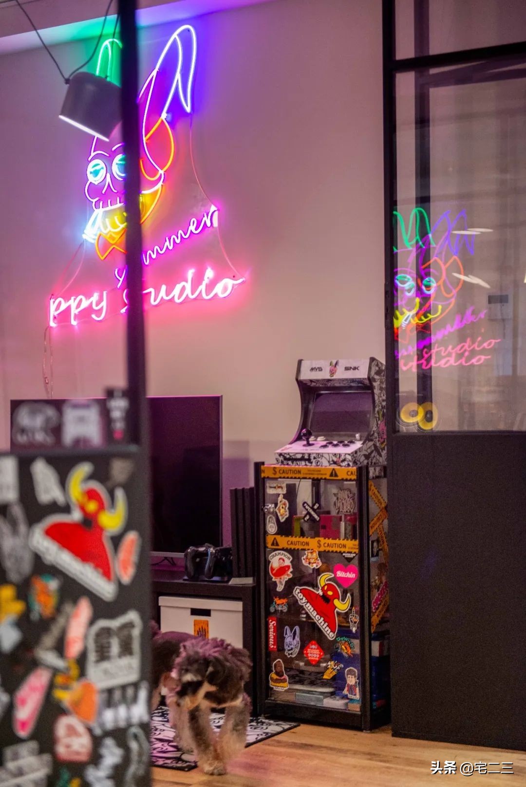 霓虹灯下，他们的“摇滚之家”