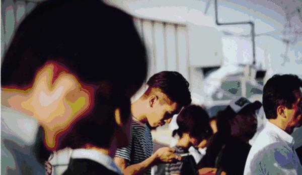 低头神器日本,低头族的神器来了