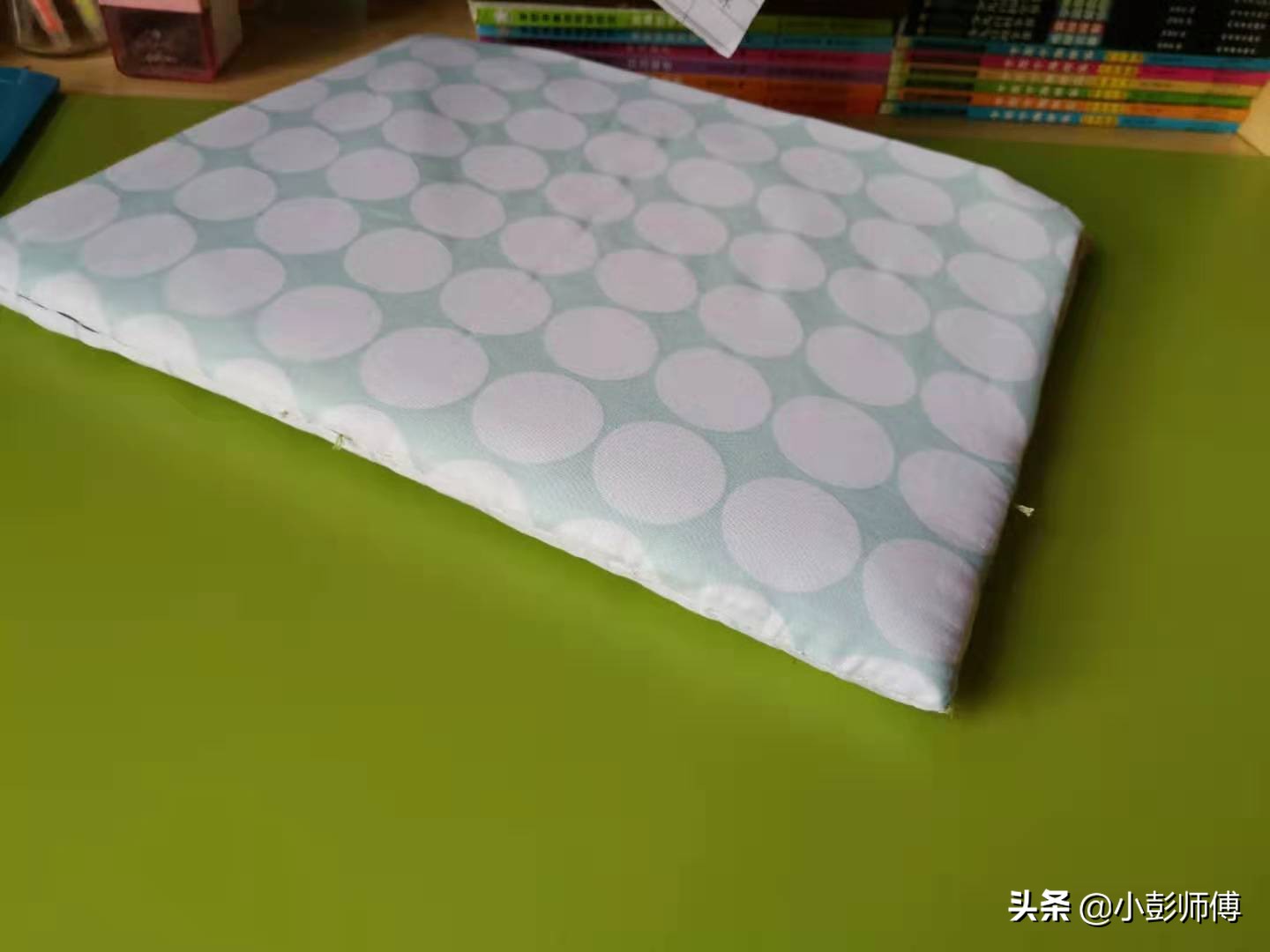 用快递纸做手工简单又好看,DIY熨烫板的方法教程