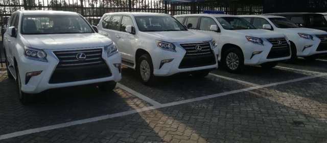 途乐兰德酷路泽雷克萨斯谁耐开,途乐酷路泽中东价格