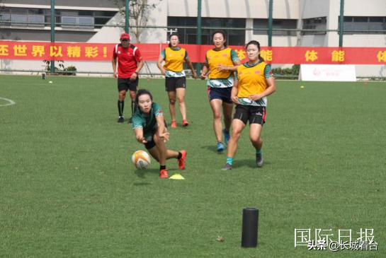 海口观澜湖足球训练基地入场通道,海口观澜湖足球队