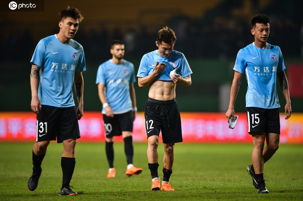 中国球员并非全是白斩鸡魔鬼筋肉人中超也有C罗式身材