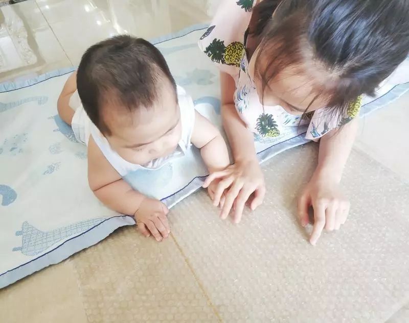 收下游戏,领着孩子做亲子游戏