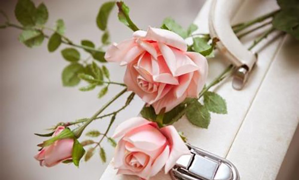 分手后，我没有换手机号，只是平静地忽略他一次次的好友申请验证