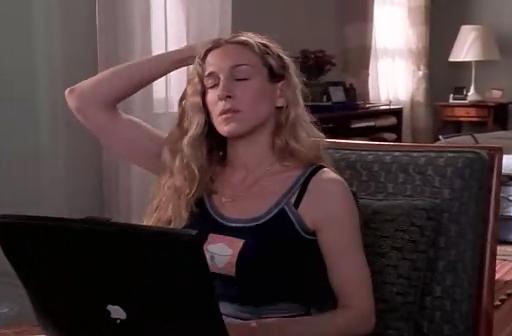 《欲望都市》里的playboy项链，DKNY美裙子鉴赏