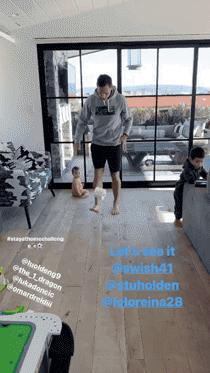 东契奇摔倒完整视频,东契奇颠卫生纸挑战