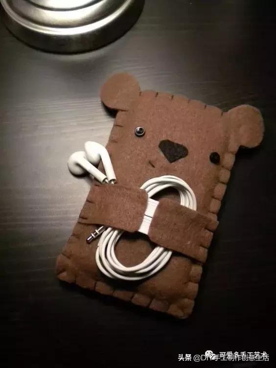 耳塞线跟充电线怎么接,耳机充电线收纳小妙招