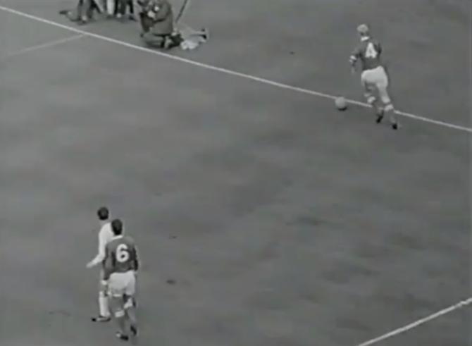 苏联黑蜘蛛,前苏联门将雅辛简介