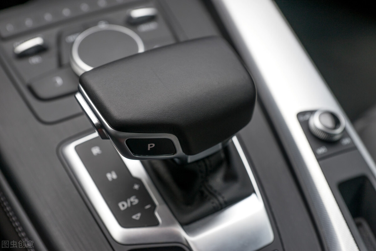 标致4008自动挡停车正确步骤视频,自动挡新手侧方停车最笨方法