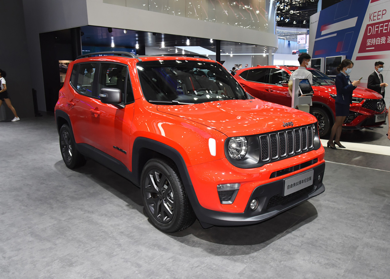 吉普自由侠还值不值得入手,适合女生的小型吉普