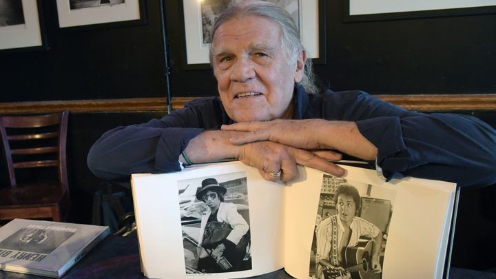 采访亨利巅峰期,采访亨利纪录片