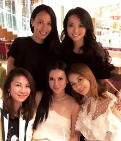 盘点“香江上流闺蜜团”五个千亿豪门婚礼，看看到底谁更壕无人性