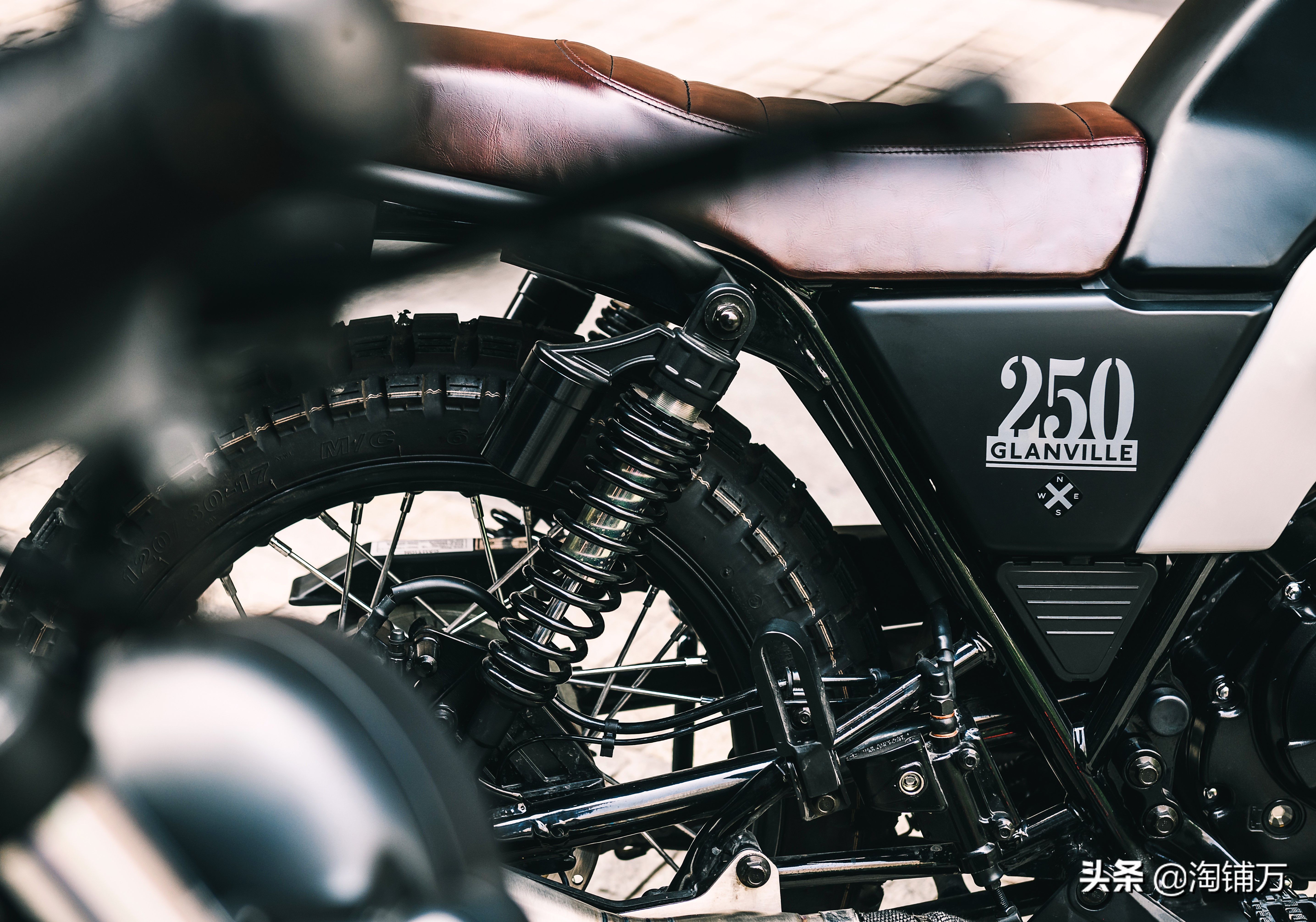 英伦复古机车250cc,望江布雷斯通150复古摩托车带abs吗