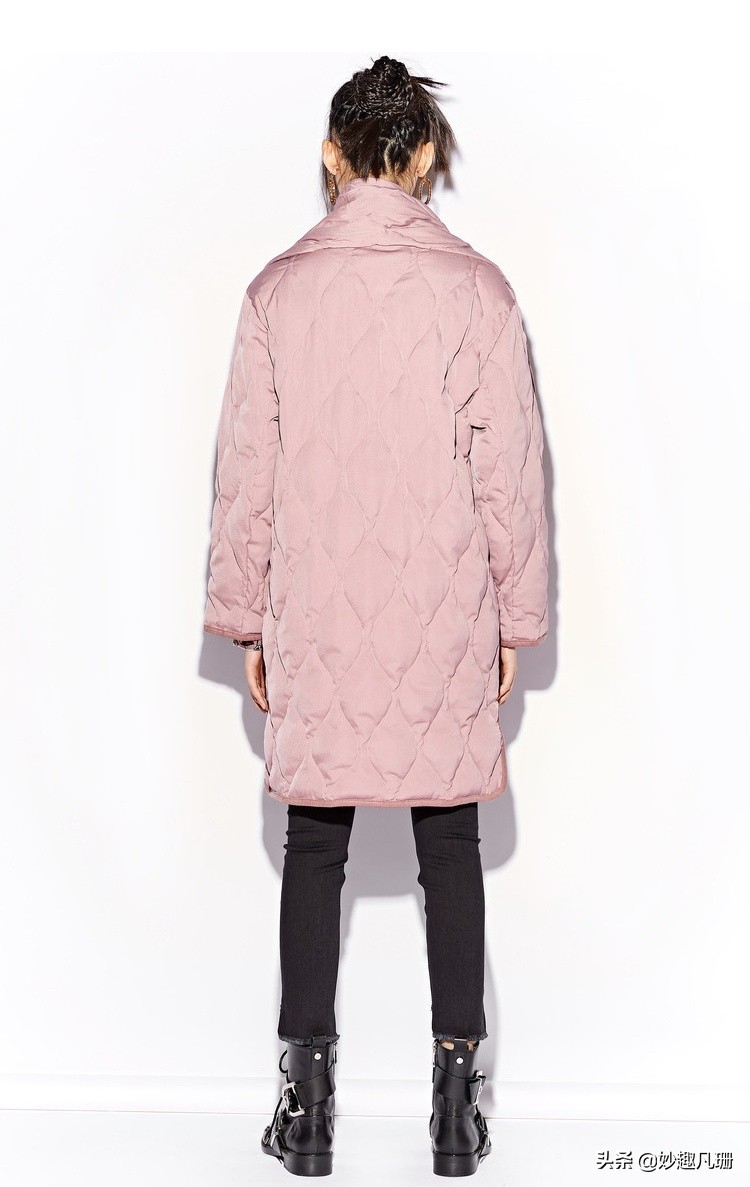 看一下各种羽绒服,好多好看的羽绒服