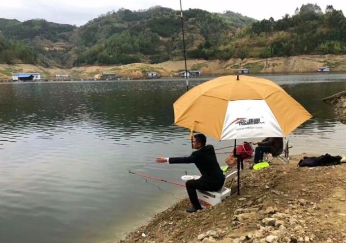 钓鳊鱼要注意这个细节,一本正经的告诉你一个道理