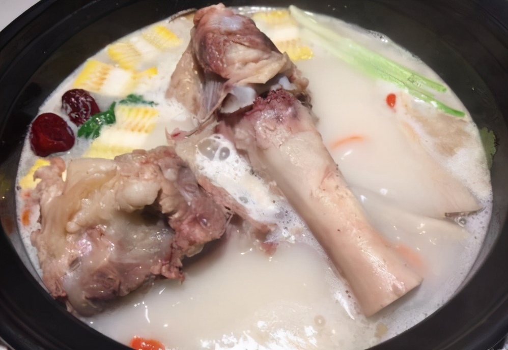 炖大骨头汤不放姜做法,炖骨头汤不加酒用什么去腥