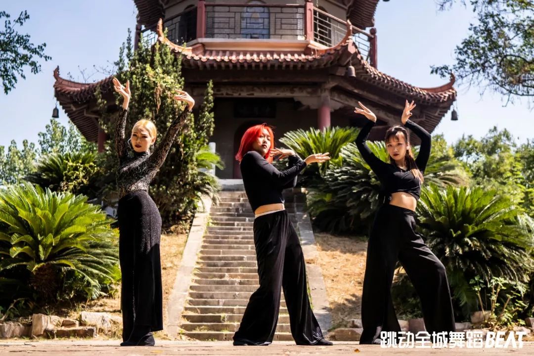 归去来兮花粥dj完整版舞蹈后背摇,花粥归去来兮舞蹈爵士