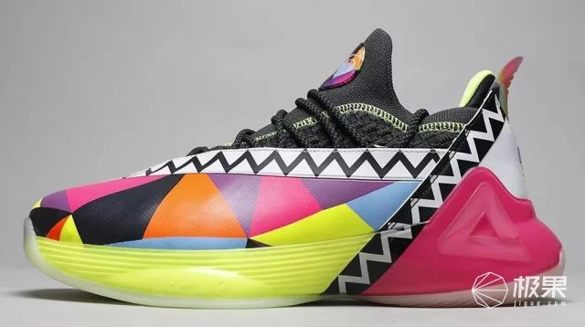 小姐姐上脚的鞋,帕克上脚篮球鞋