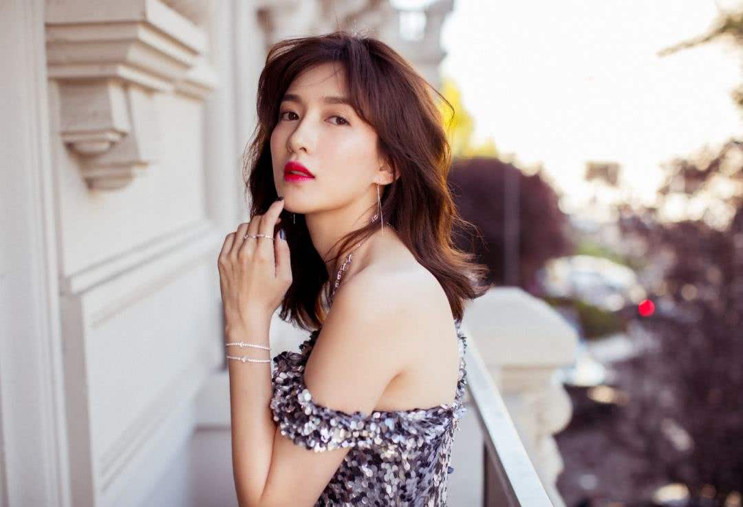 学生党发质蓬松毛躁怎么改善,适合发量少头发软的女生