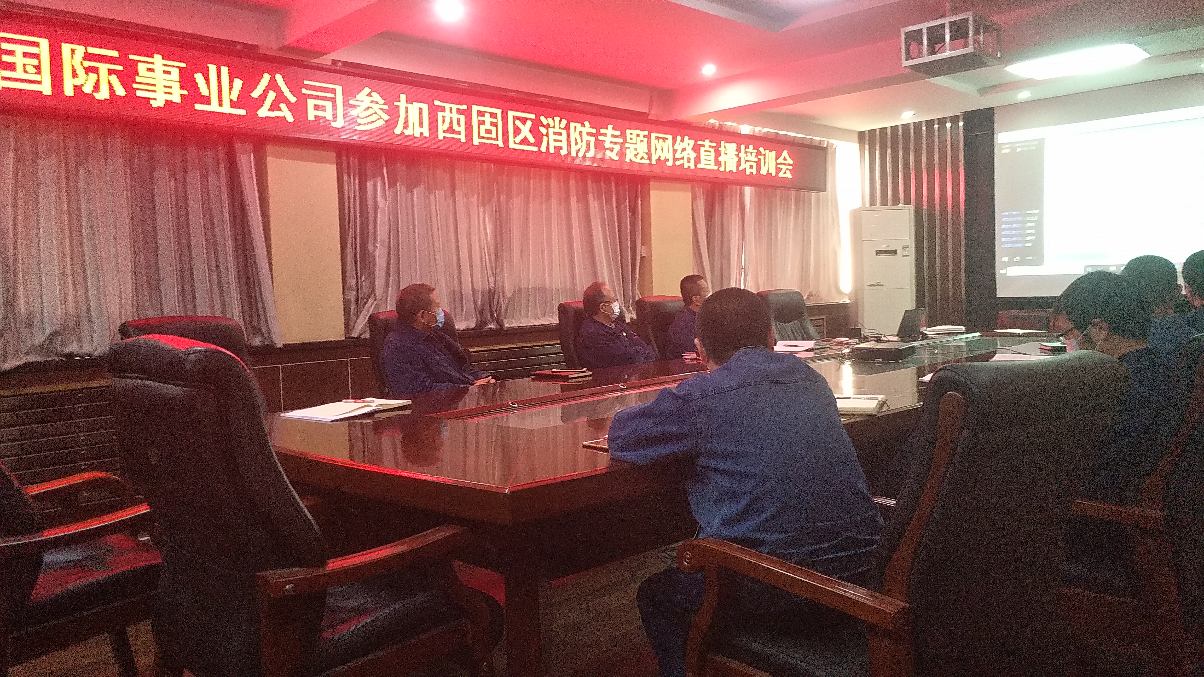 绷紧安全弦织密防范网,织密防护网筑牢防火墙小标语