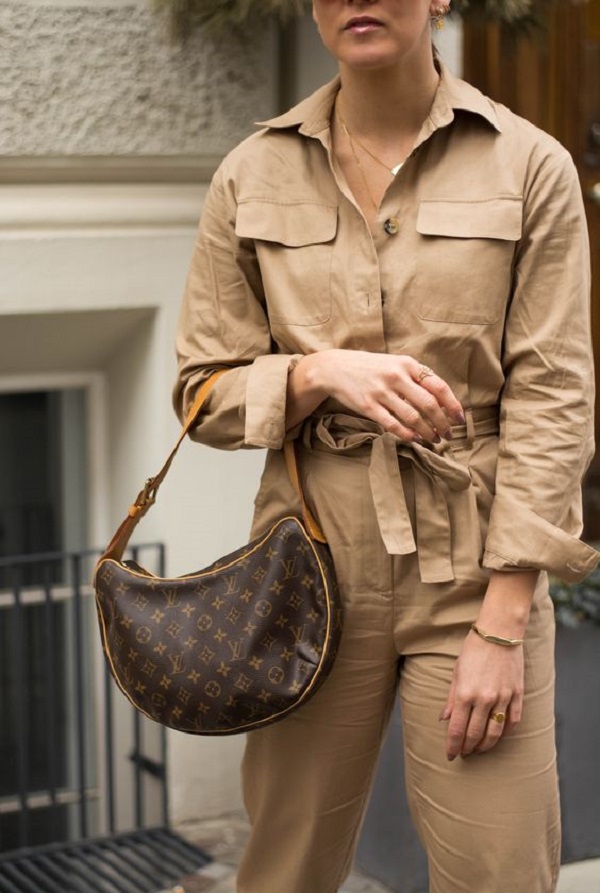 lv老款牛角包价格,lv老款牛角包是哪年停产的