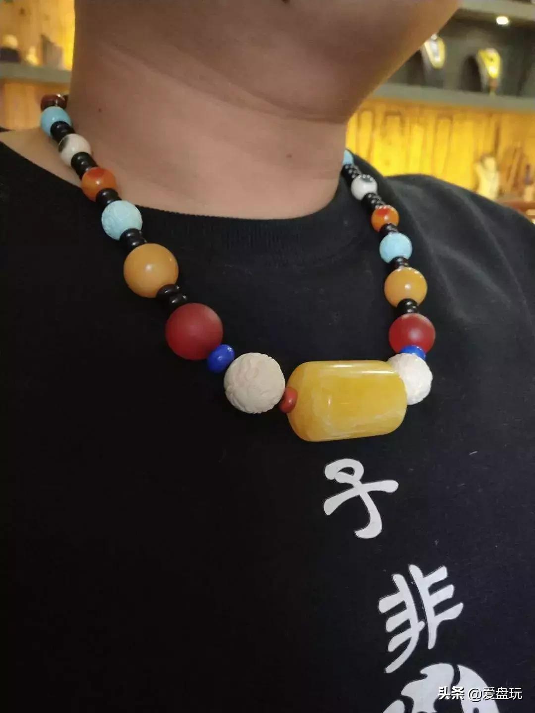 南红锁骨链如何搭配,锁骨链上怎么搭配珠子好看