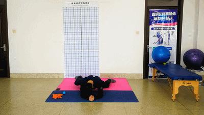 站立时两脚并不拢,交叉腿站立能矫正腿型吗