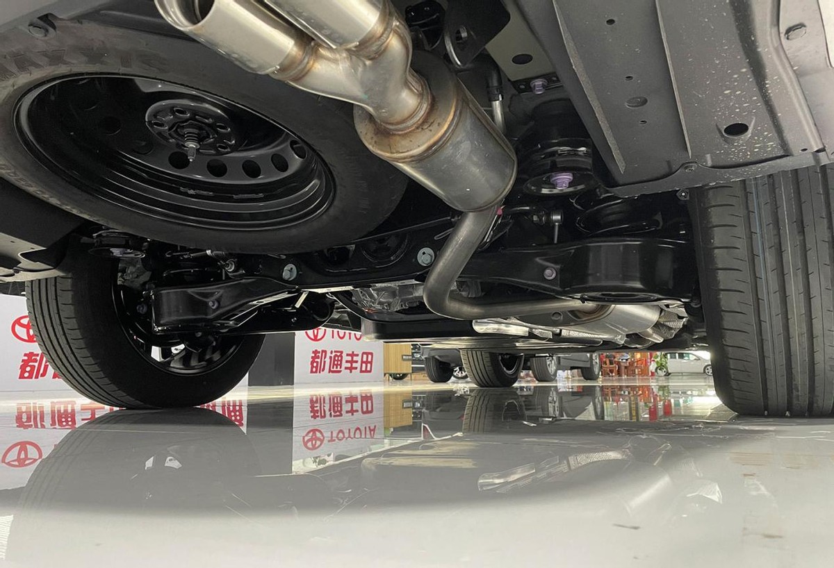 丰田皇冠陆放比汉兰达高级,皇冠陆放和全新汉兰达驾驶感受