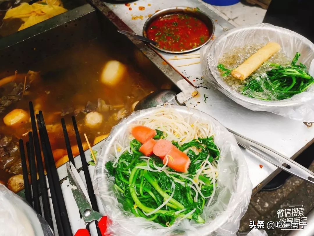 没吃过路边摊的麻辣烫,广西南宁街边老牌牛杂