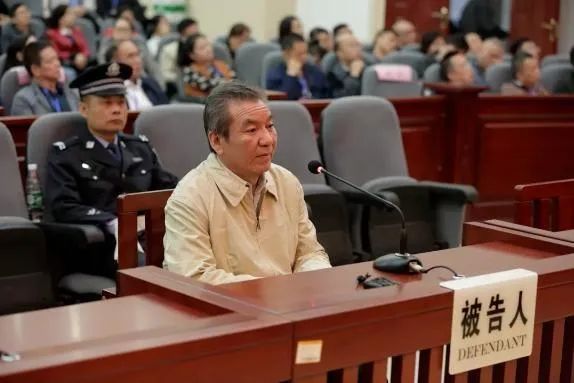 市委书记亲侄子贪了三千多万，办事前叔叔都打招呼