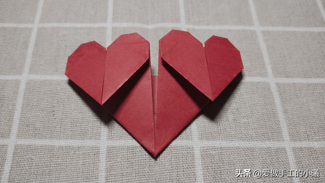 爱心书签用一个正方形纸怎么折,怎样用很小的白纸做一个爱心书签