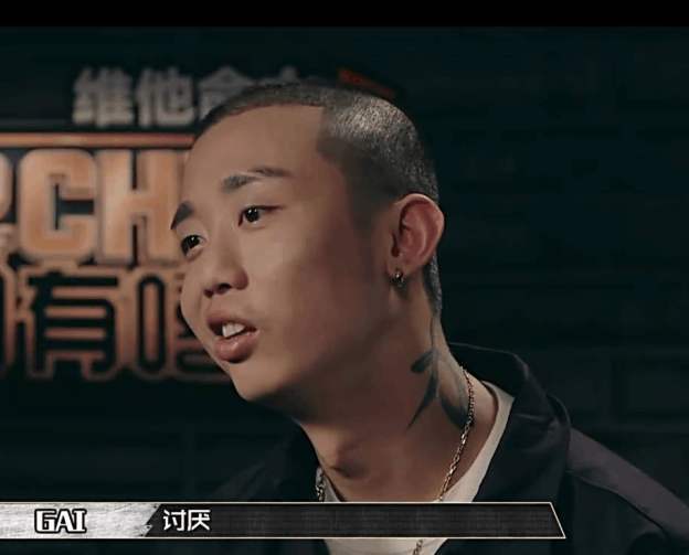 歌坛可以有“鄙视链”，但不该是因为别人鄙视了，所以我鄙视