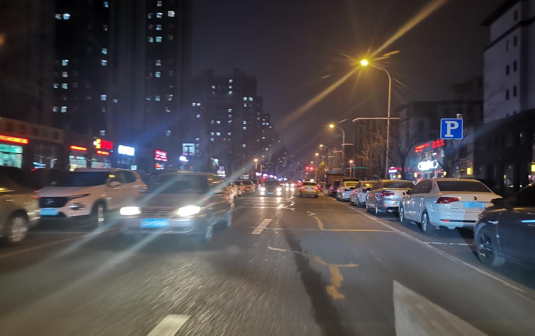 别再黑北湖没人了，停车位都找不着