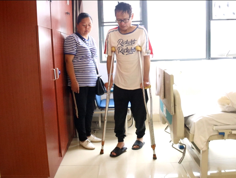 骨折了一定要注意安全,骨折下地过早引起骨不连怎么办