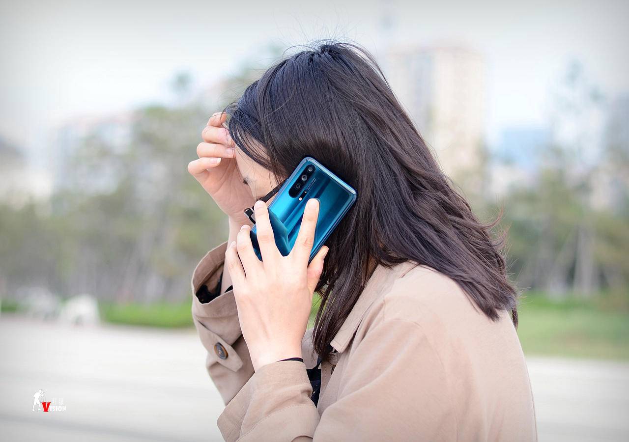 荣耀20pro评测视频,荣耀20与荣耀20pro深度评测